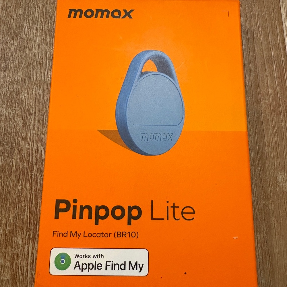 Moma Locator Set with Orange Packaging